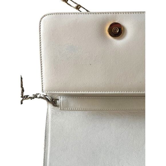 Vintage Bloomingdales Ivory White Quilted Womens Crossbody Handbag Chain - Picture 3 of 11